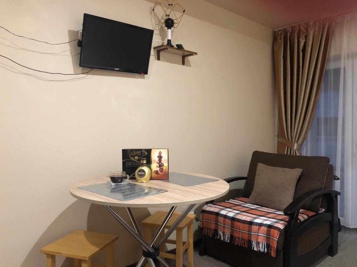 Apart Hotel Avinos Lviv Dış mekan fotoğraf
