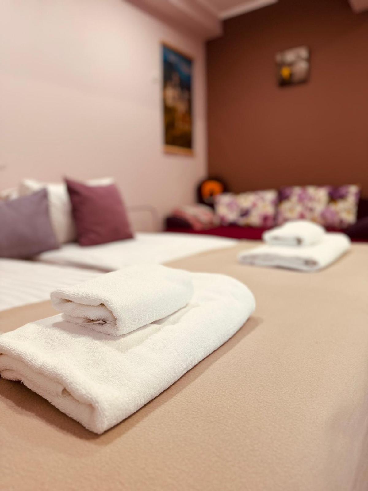 Apart Hotel Avinos Lviv Dış mekan fotoğraf